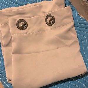 Curtains (blackout/light blocking)